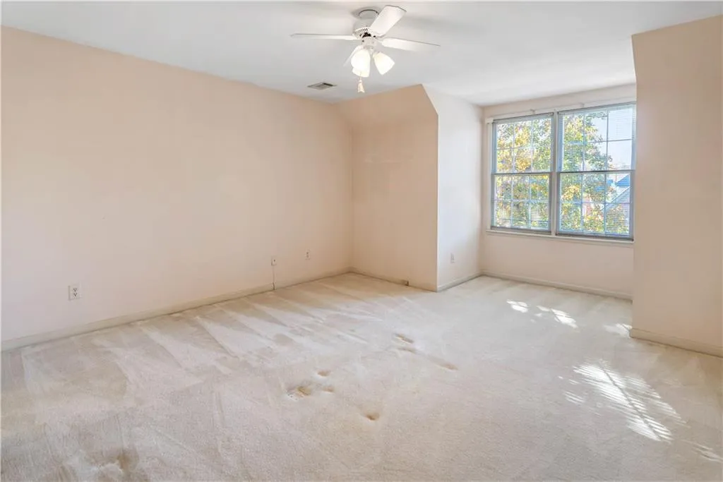 210 Grosvenor Place, Sandy Springs, Georgia 30328, 3 Bedrooms Bedrooms, ,3 BathroomsBathrooms,Residential,Sold,210 Grosvenor Place,6969641