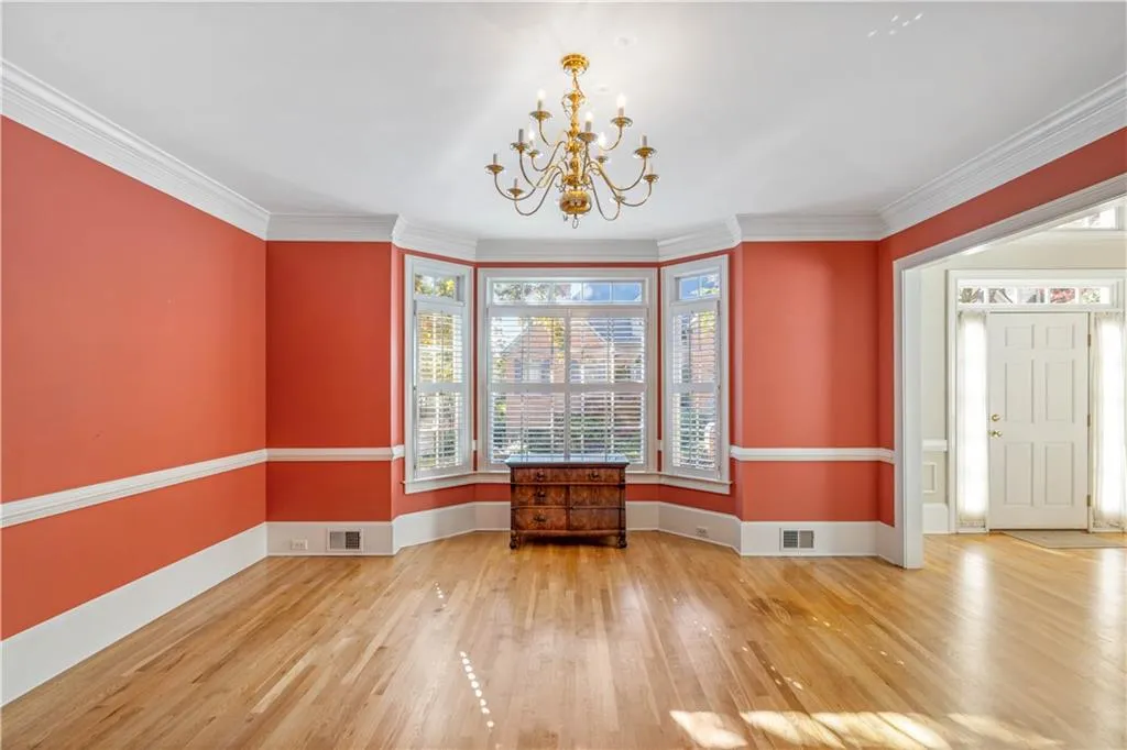 210 Grosvenor Place, Sandy Springs, Georgia 30328, 3 Bedrooms Bedrooms, ,3 BathroomsBathrooms,Residential,Sold,210 Grosvenor Place,6969641