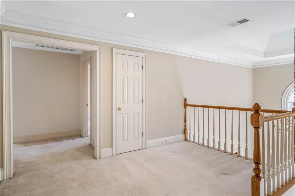 210 Grosvenor Place, Sandy Springs, Georgia 30328, 3 Bedrooms Bedrooms, ,3 BathroomsBathrooms,Residential,Sold,210 Grosvenor Place,6969641
