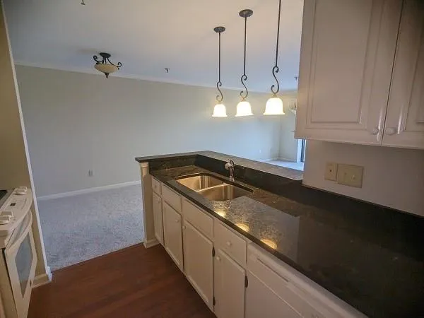 300 Johnson Ferry Road Ne Unit B705, Sandy Springs, Georgia 30328, 1 Bedroom Bedrooms, ,1 BathroomBathrooms,Residential,Sold,300 Johnson Ferry Road Ne Unit B705,7167025