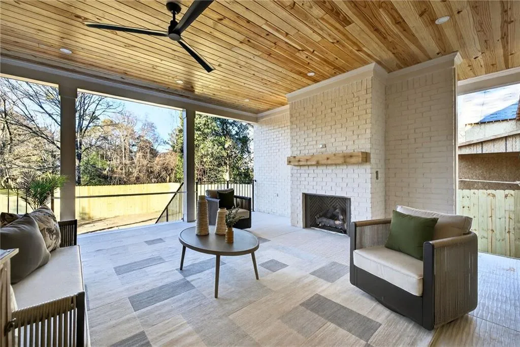 428 Carolwood Lane, Atlanta, Georgia 30342, 5 Bedrooms Bedrooms, ,5 BathroomsBathrooms,Residential,For Sale,428 Carolwood Lane,7715370
