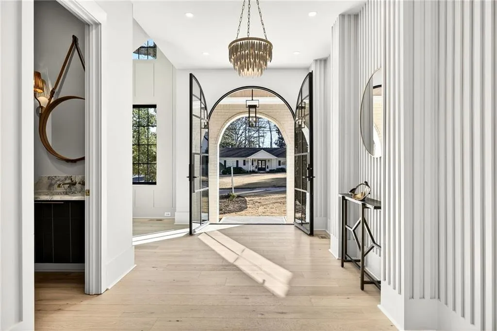 428 Carolwood Lane, Atlanta, Georgia 30342, 5 Bedrooms Bedrooms, ,5 BathroomsBathrooms,Residential,For Sale,428 Carolwood Lane,7715370