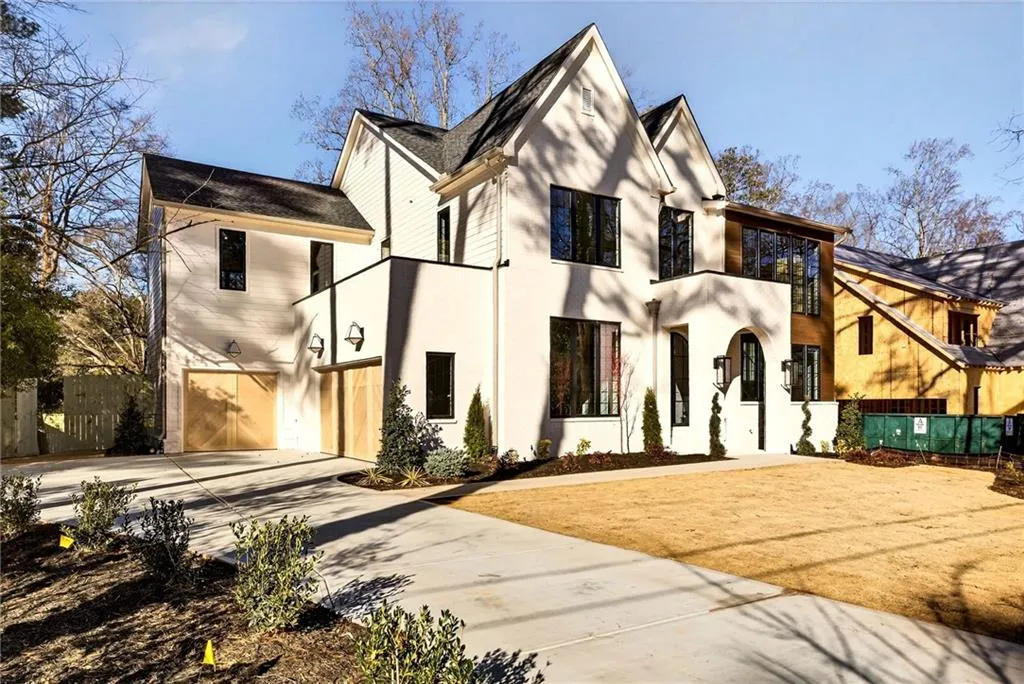 428 Carolwood Lane, Atlanta, Georgia 30342, 5 Bedrooms Bedrooms, ,5 BathroomsBathrooms,Residential,For Sale,428 Carolwood Lane,7715370