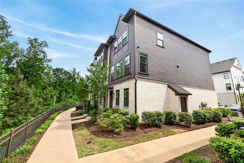 6589 Beacon Drive, Sandy Springs, Georgia 30328, 3 Bedrooms Bedrooms, ,3 BathroomsBathrooms,Residential,For Sale,6589 Beacon Drive,7763439