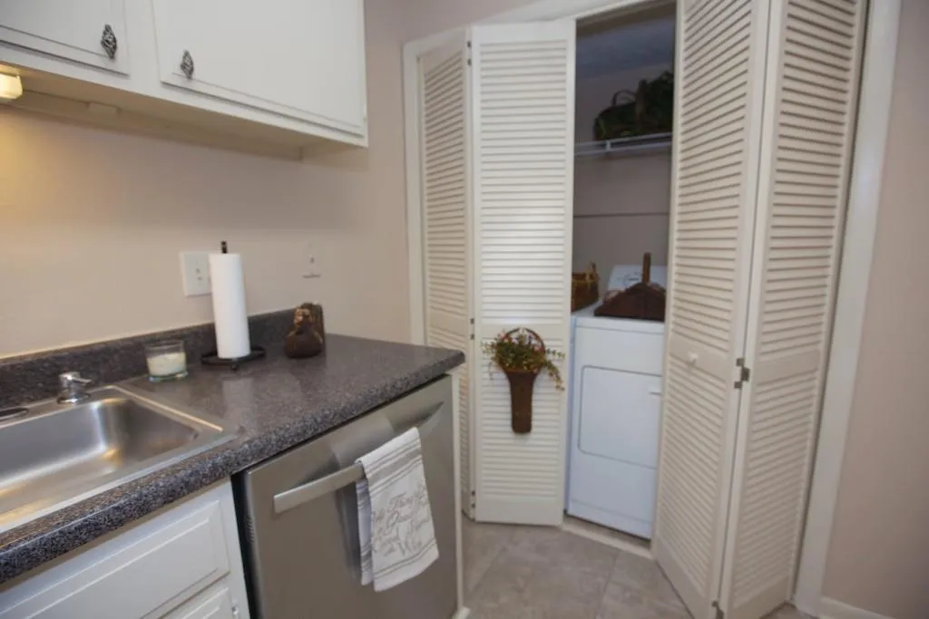 5157 Roswell Road Unit 4, Atlanta, Georgia 30342, 1 Bedroom Bedrooms, ,1 BathroomBathrooms,Residential,Sold,5157 Roswell Road Unit 4,5645697 5157 Roswell Road Unit 4, Atlanta, Georgia 30342, 1 Bedroom Bedrooms, ,1 BathroomBathrooms,Residential,Sold,5157 Roswell Road Unit 4,5645697