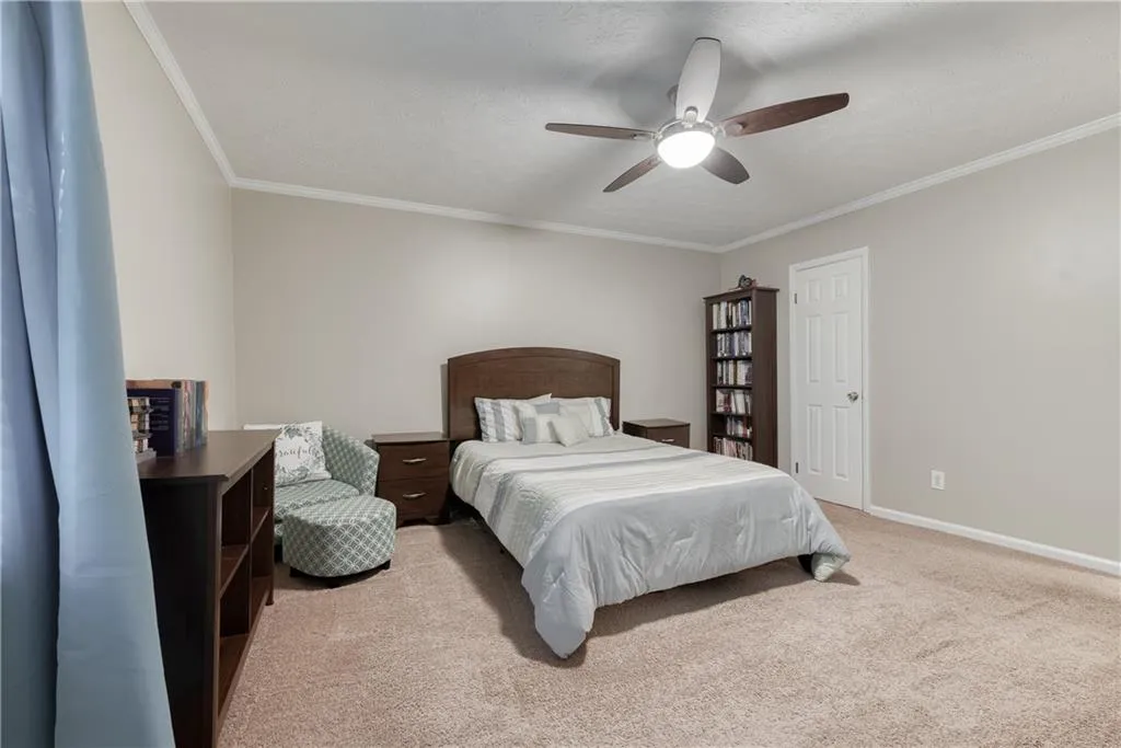 6700 Roswell Road Unit 3d, Sandy Springs, Georgia 30328, 3 Bedrooms Bedrooms, ,2 BathroomsBathrooms,Residential,Sold,6700 Roswell Road Unit 3d,7037192