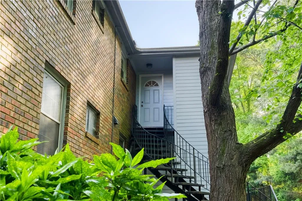 6700 Roswell Road Unit 3d, Sandy Springs, Georgia 30328, 3 Bedrooms Bedrooms, ,2 BathroomsBathrooms,Residential,Sold,6700 Roswell Road Unit 3d,7037192