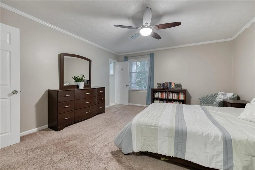 6700 Roswell Road Unit 3d, Sandy Springs, Georgia 30328, 3 Bedrooms Bedrooms, ,2 BathroomsBathrooms,Residential,Sold,6700 Roswell Road Unit 3d,7037192