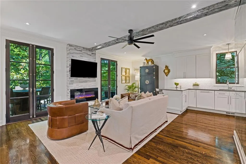 20 Pointe Terrace Se, Atlanta, Georgia 30339, 3 Bedrooms Bedrooms, 0 ,2 BathroomsBathrooms,Residential,For Sale,20 Pointe Terrace Se,7834976