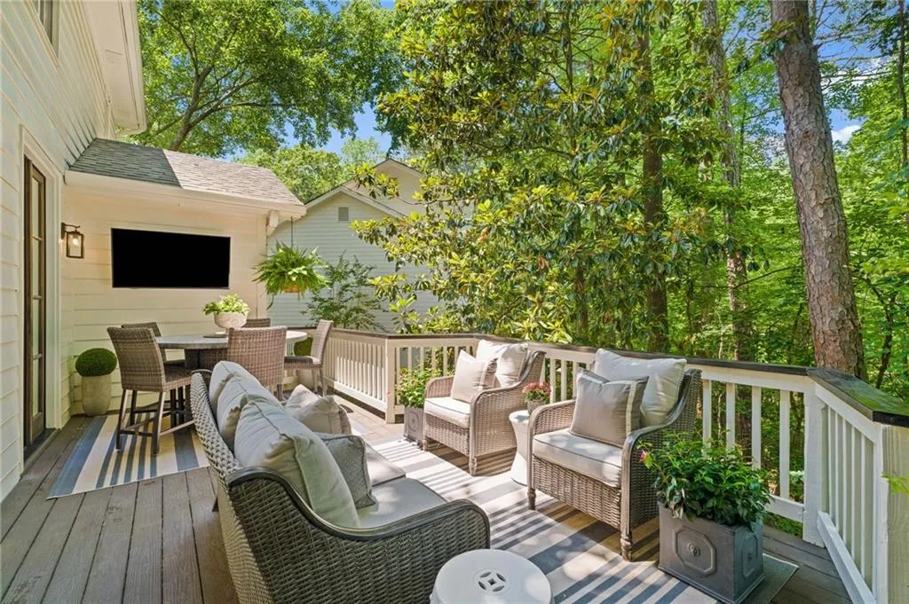 20 Pointe Terrace Se, Atlanta, Georgia 30339, 3 Bedrooms Bedrooms, 0 ,2 BathroomsBathrooms,Residential,For Sale,20 Pointe Terrace Se,7834976