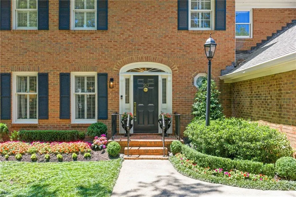 20 Pointe Terrace Se, Atlanta, Georgia 30339, 3 Bedrooms Bedrooms, 0 ,2 BathroomsBathrooms,Residential,For Sale,20 Pointe Terrace Se,7834976