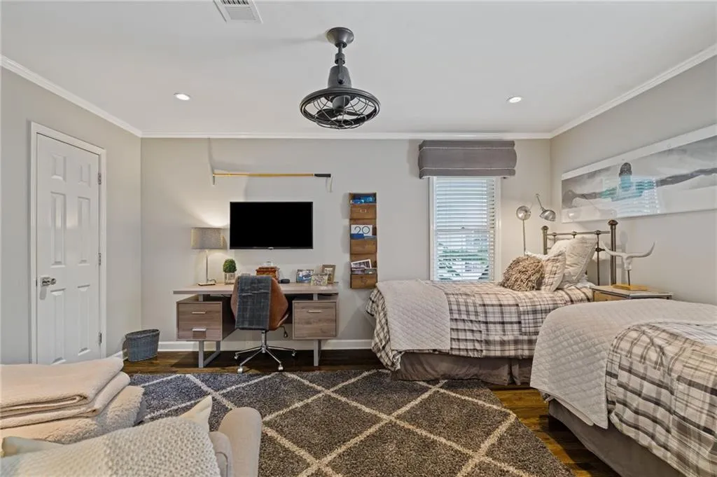20 Pointe Terrace Se, Atlanta, Georgia 30339, 3 Bedrooms Bedrooms, 0 ,2 BathroomsBathrooms,Residential,For Sale,20 Pointe Terrace Se,7834976