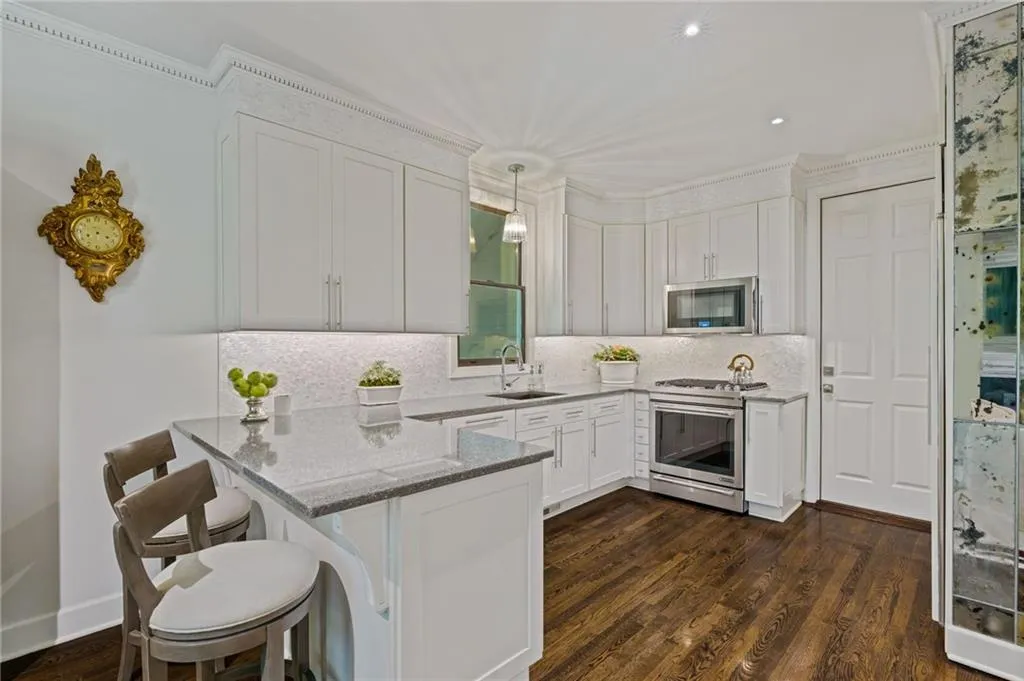 20 Pointe Terrace Se, Atlanta, Georgia 30339, 3 Bedrooms Bedrooms, 0 ,2 BathroomsBathrooms,Residential,For Sale,20 Pointe Terrace Se,7834976