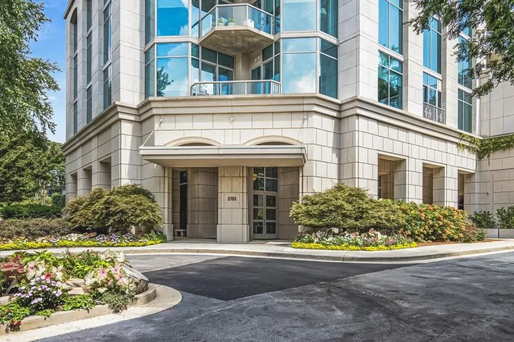 Beautiful circle drive and convenient guest parking