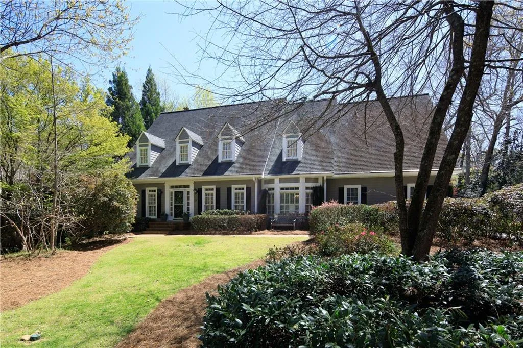 7715 Dunvegan Close, Sandy Springs, Georgia 30350, 4 Bedrooms Bedrooms, ,3 BathroomsBathrooms,Residential,Sold,7715 Dunvegan Close,7045618