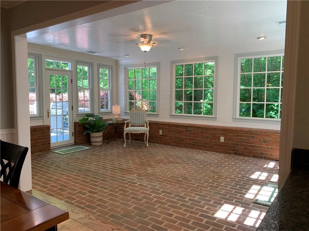 7715 Dunvegan Close, Sandy Springs, Georgia 30350, 4 Bedrooms Bedrooms, ,3 BathroomsBathrooms,Residential,Sold,7715 Dunvegan Close,7045618