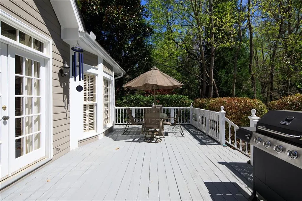 7715 Dunvegan Close, Sandy Springs, Georgia 30350, 4 Bedrooms Bedrooms, ,3 BathroomsBathrooms,Residential,Sold,7715 Dunvegan Close,7045618