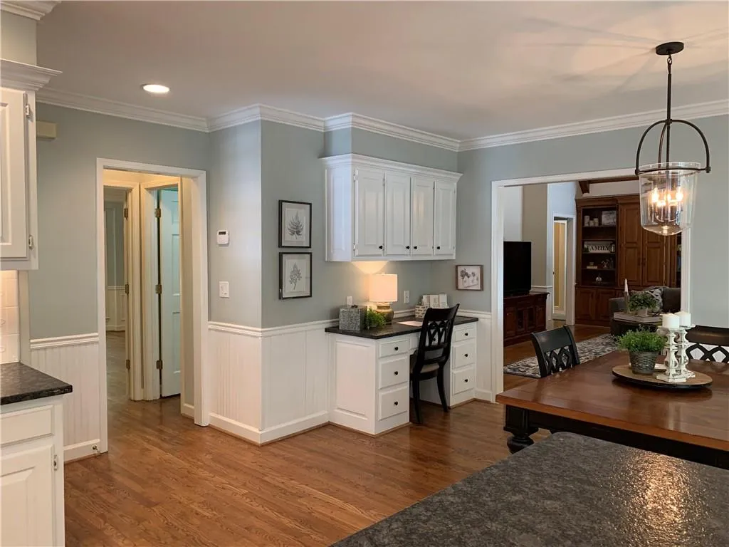 7715 Dunvegan Close, Sandy Springs, Georgia 30350, 4 Bedrooms Bedrooms, ,3 BathroomsBathrooms,Residential,Sold,7715 Dunvegan Close,7045618