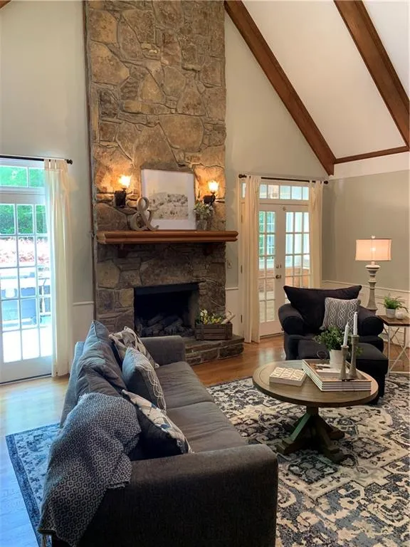 7715 Dunvegan Close, Sandy Springs, Georgia 30350, 4 Bedrooms Bedrooms, ,3 BathroomsBathrooms,Residential,Sold,7715 Dunvegan Close,7045618