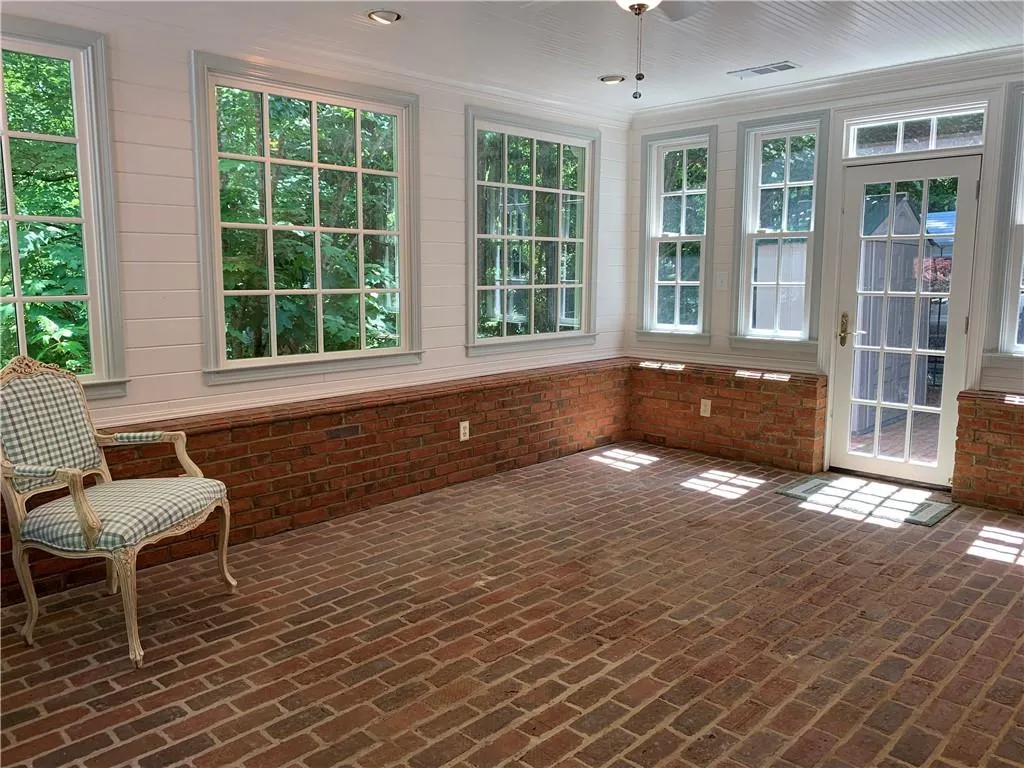 7715 Dunvegan Close, Sandy Springs, Georgia 30350, 4 Bedrooms Bedrooms, ,3 BathroomsBathrooms,Residential,Sold,7715 Dunvegan Close,7045618