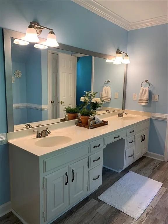 7715 Dunvegan Close, Sandy Springs, Georgia 30350, 4 Bedrooms Bedrooms, ,3 BathroomsBathrooms,Residential,Sold,7715 Dunvegan Close,7045618