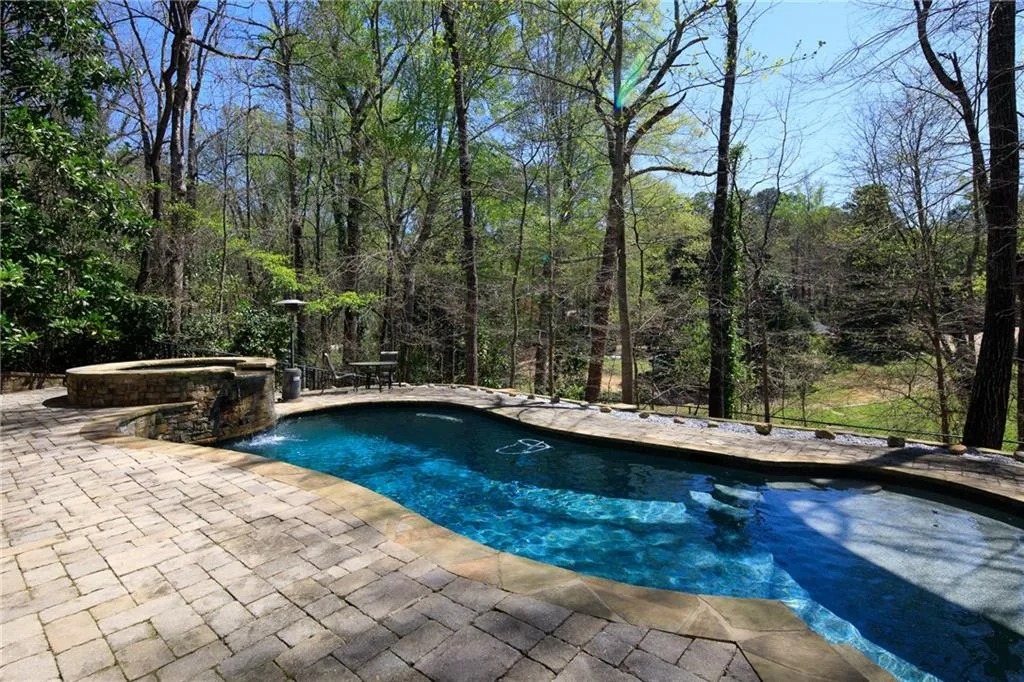 7715 Dunvegan Close, Sandy Springs, Georgia 30350, 4 Bedrooms Bedrooms, ,3 BathroomsBathrooms,Residential,Sold,7715 Dunvegan Close,7045618