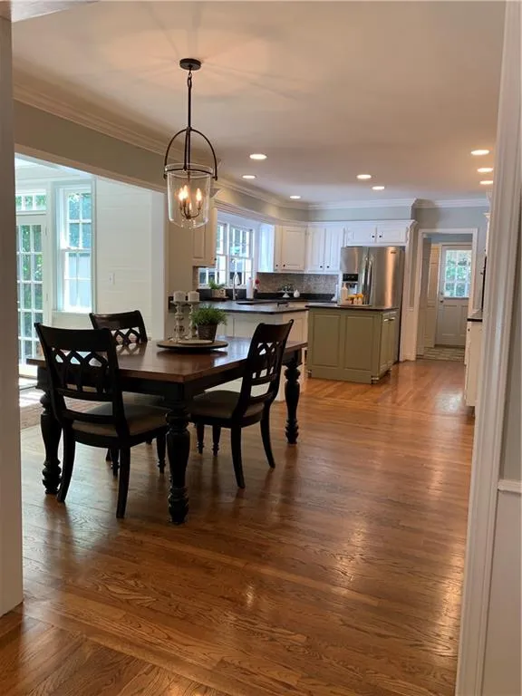 7715 Dunvegan Close, Sandy Springs, Georgia 30350, 4 Bedrooms Bedrooms, ,3 BathroomsBathrooms,Residential,Sold,7715 Dunvegan Close,7045618