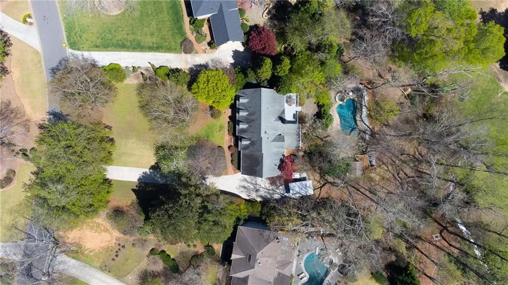 7715 Dunvegan Close, Sandy Springs, Georgia 30350, 4 Bedrooms Bedrooms, ,3 BathroomsBathrooms,Residential,Sold,7715 Dunvegan Close,7045618