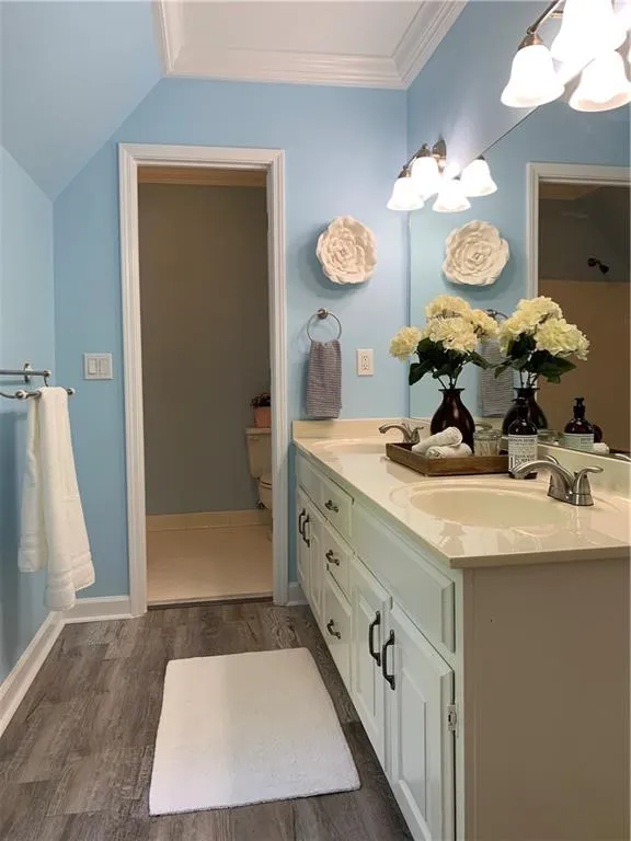 7715 Dunvegan Close, Sandy Springs, Georgia 30350, 4 Bedrooms Bedrooms, ,3 BathroomsBathrooms,Residential,Sold,7715 Dunvegan Close,7045618