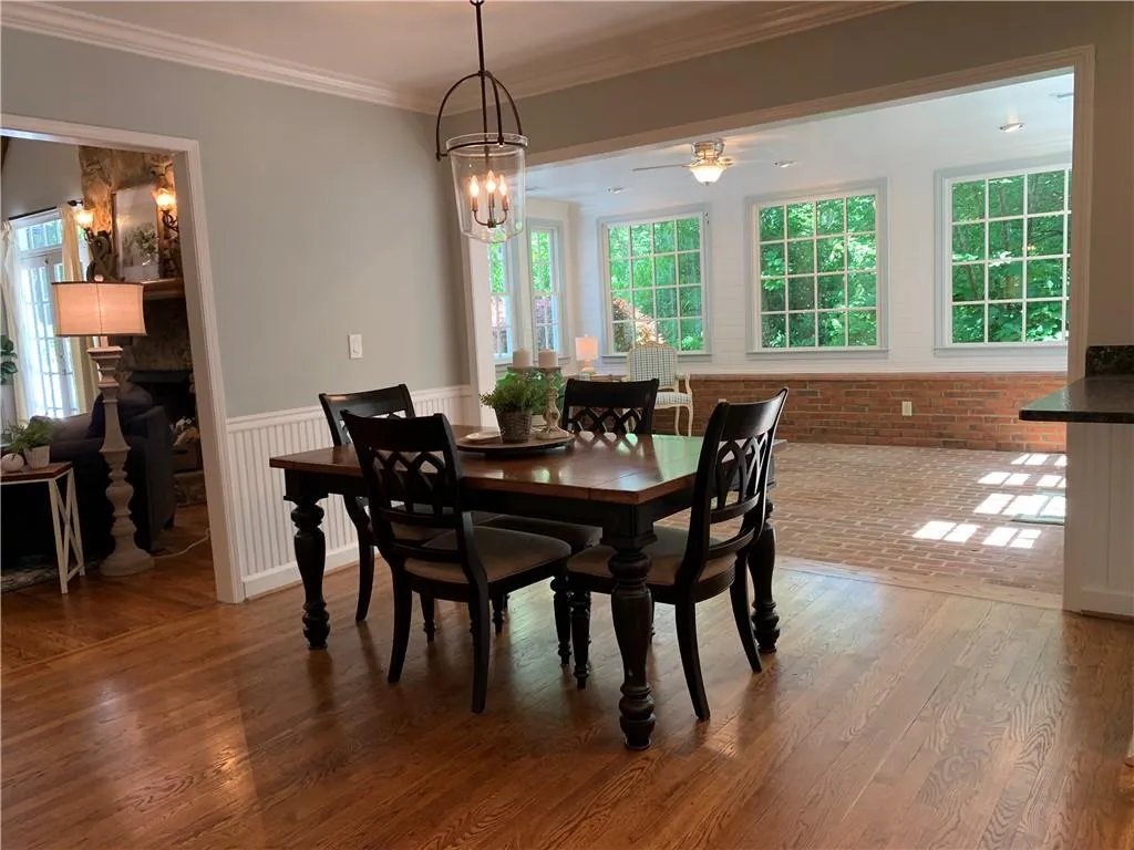 7715 Dunvegan Close, Sandy Springs, Georgia 30350, 4 Bedrooms Bedrooms, ,3 BathroomsBathrooms,Residential,Sold,7715 Dunvegan Close,7045618