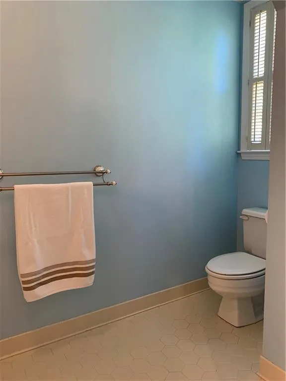 7715 Dunvegan Close, Sandy Springs, Georgia 30350, 4 Bedrooms Bedrooms, ,3 BathroomsBathrooms,Residential,Sold,7715 Dunvegan Close,7045618