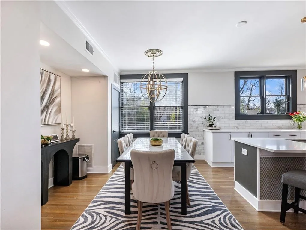 88 Peachtree Memorial Drive Nw Unit 88, Atlanta, Georgia 30309, 2 Bedrooms Bedrooms, 0 ,2 BathroomsBathrooms,Residential,For Sale,88 Peachtree Memorial Drive Nw Unit 88,7729602