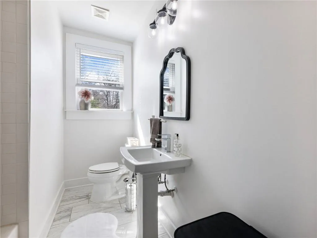 88 Peachtree Memorial Drive Nw Unit 88, Atlanta, Georgia 30309, 2 Bedrooms Bedrooms, 0 ,2 BathroomsBathrooms,Residential,For Sale,88 Peachtree Memorial Drive Nw Unit 88,7729602