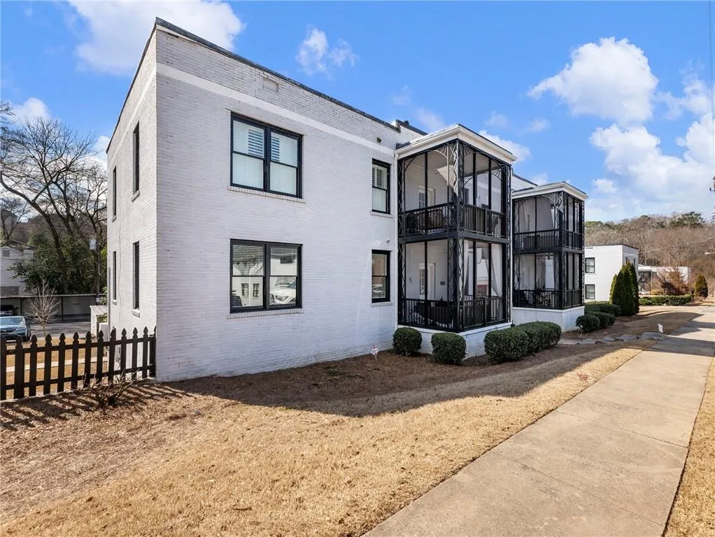 88 Peachtree Memorial Drive Nw Unit 88, Atlanta, Georgia 30309, 2 Bedrooms Bedrooms, 0 ,2 BathroomsBathrooms,Residential,For Sale,88 Peachtree Memorial Drive Nw Unit 88,7729602