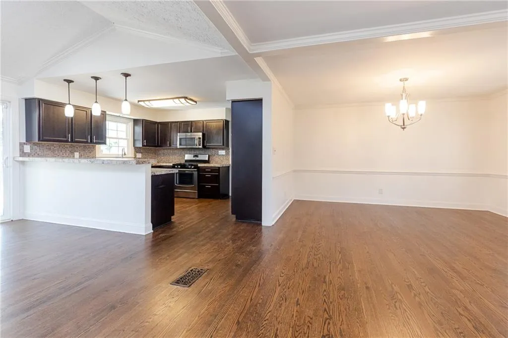 5305 Peachtree Dunwoody Road, Atlanta, Georgia 30342, 4 Bedrooms Bedrooms, ,3 BathroomsBathrooms,Residential,Sold,5305 Peachtree Dunwoody Road,6840454