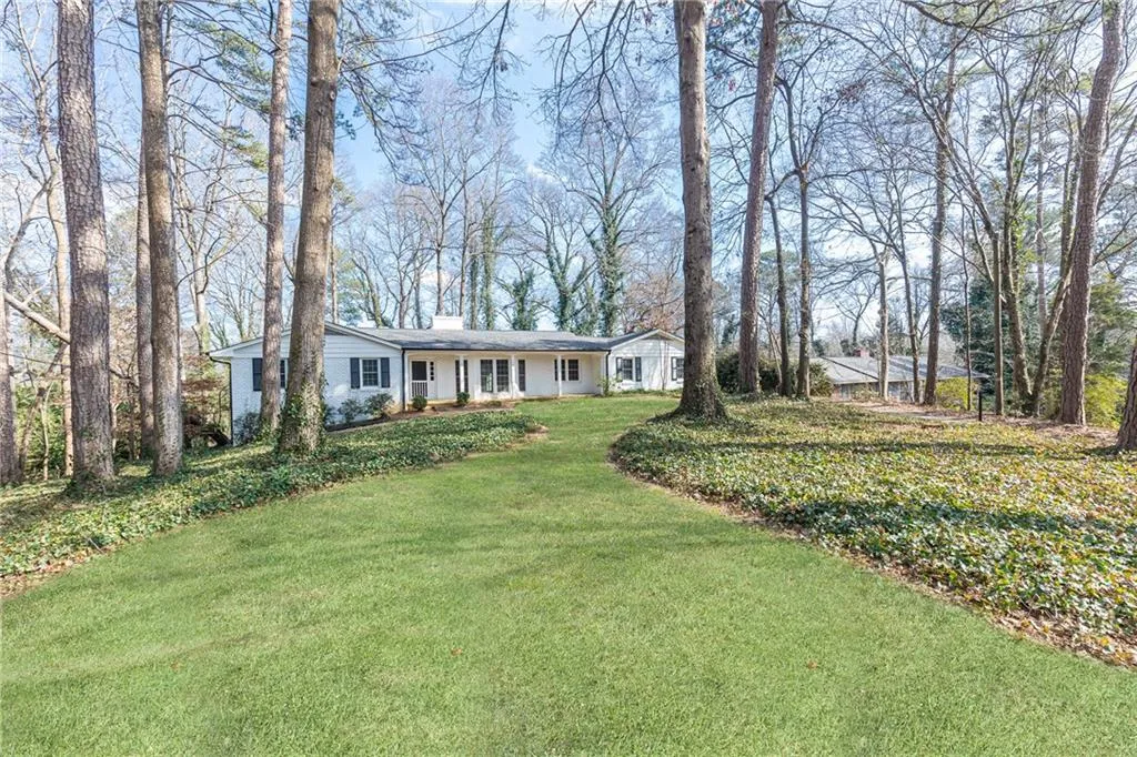 5305 Peachtree Dunwoody Road, Atlanta, Georgia 30342, 4 Bedrooms Bedrooms, ,3 BathroomsBathrooms,Residential,Sold,5305 Peachtree Dunwoody Road,6840454