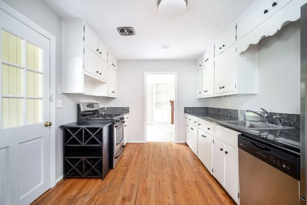 490 Brookfield Drive, Sandy Springs, Georgia 30342, 3 Bedrooms Bedrooms, ,2 BathroomsBathrooms,Residential,Sold,490 Brookfield Drive,6951593