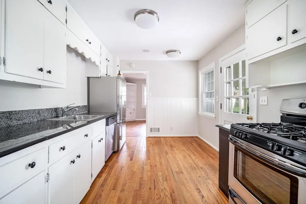 490 Brookfield Drive, Sandy Springs, Georgia 30342, 3 Bedrooms Bedrooms, ,2 BathroomsBathrooms,Residential,Sold,490 Brookfield Drive,6951593