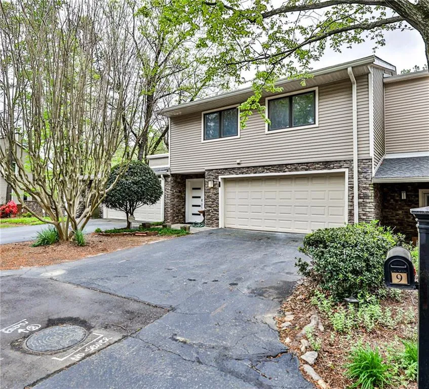 9 Basswood, Sandy Springs, Georgia 30328, 4 Bedrooms Bedrooms, ,3 BathroomsBathrooms,Residential,Sold,9 Basswood,7025873