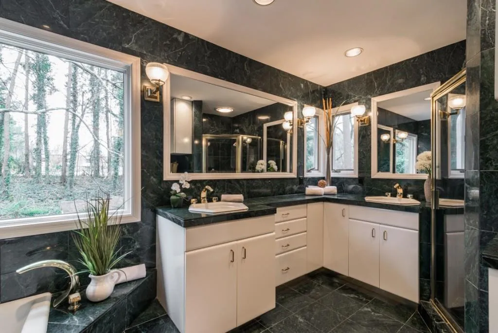 135 Dunhill Court, Sandy Springs, Georgia 30328, 5 Bedrooms Bedrooms, ,3 BathroomsBathrooms,Residential,Sold,135 Dunhill Court,5819333