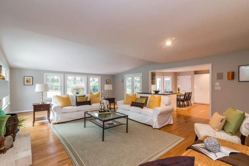 135 Dunhill Court, Sandy Springs, Georgia 30328, 5 Bedrooms Bedrooms, ,3 BathroomsBathrooms,Residential,Sold,135 Dunhill Court,5819333