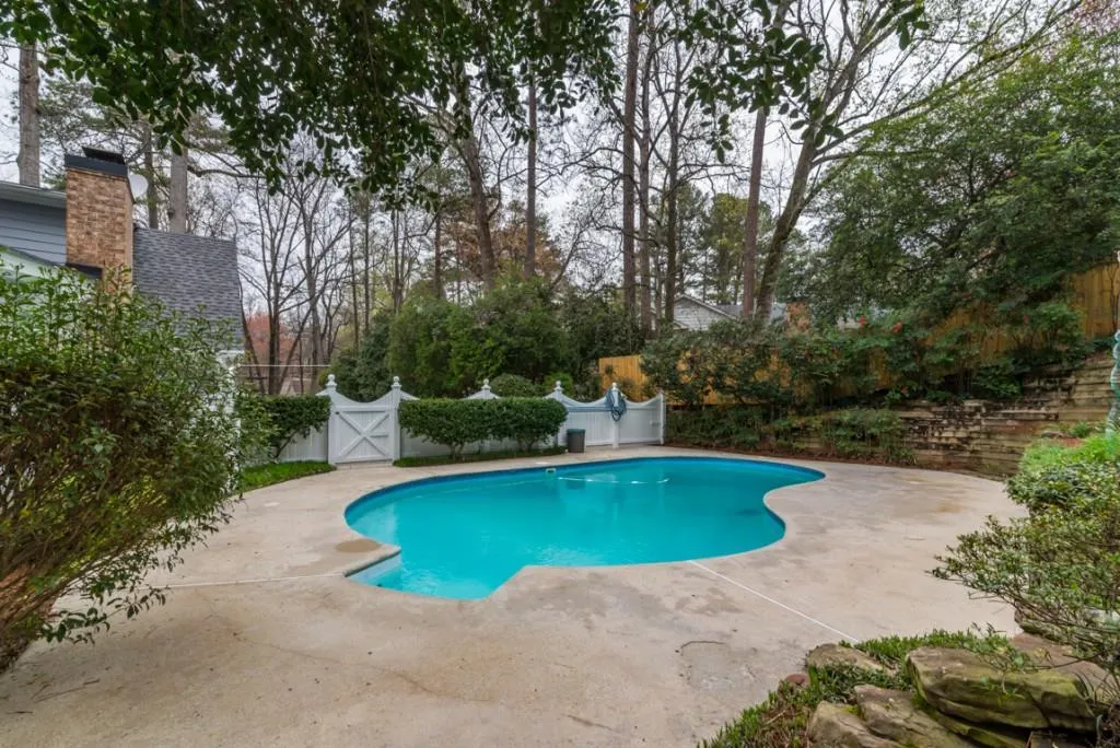 135 Dunhill Court, Sandy Springs, Georgia 30328, 5 Bedrooms Bedrooms, ,3 BathroomsBathrooms,Residential,Sold,135 Dunhill Court,5819333