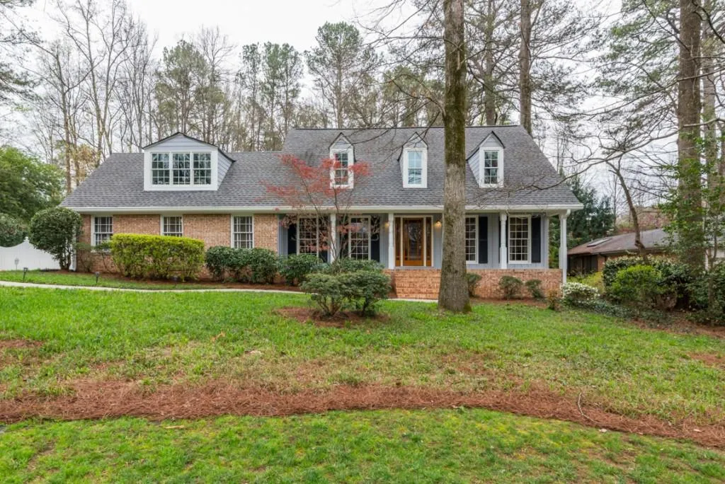 135 Dunhill Court, Sandy Springs, Georgia 30328, 5 Bedrooms Bedrooms, ,3 BathroomsBathrooms,Residential,Sold,135 Dunhill Court,5819333