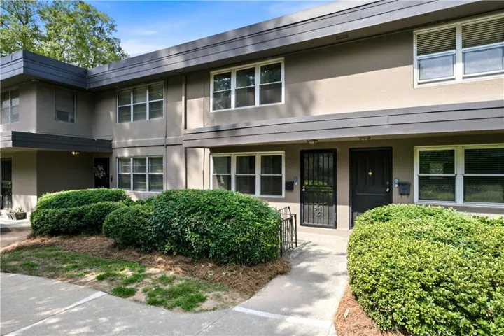 276 Lakemoore Drive Ne Unit C, Atlanta, Georgia 30342
