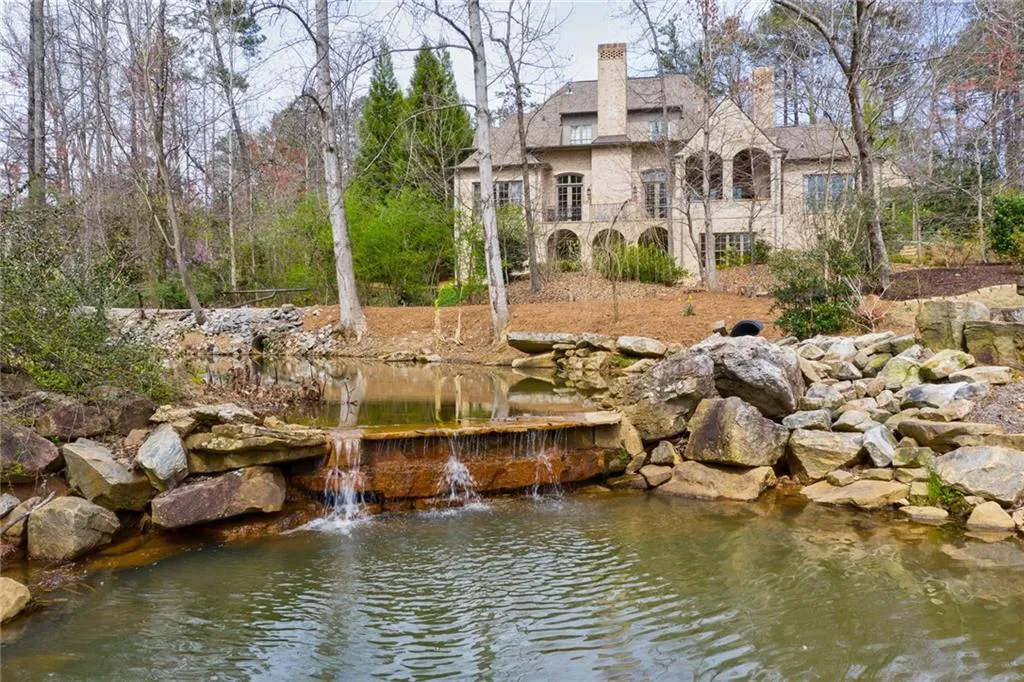 5585 Long Island Drive Nw, Atlanta, Georgia 30327, 4 Bedrooms Bedrooms, ,4 BathroomsBathrooms,Residential,Sold,5585 Long Island Drive Nw,6859751