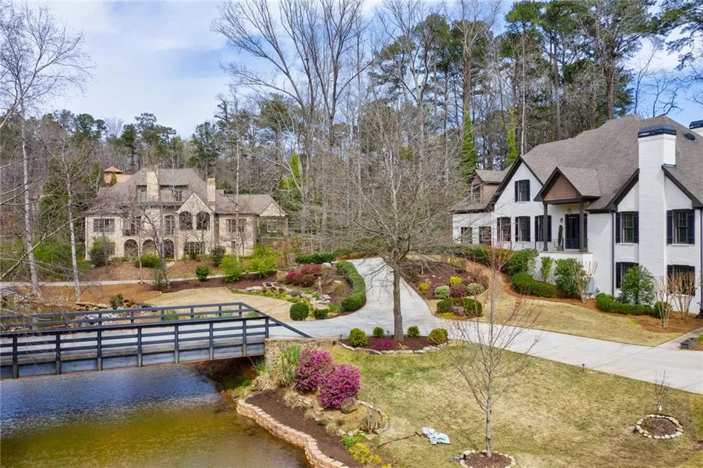 5585 Long Island Drive Nw, Atlanta, Georgia 30327, 4 Bedrooms Bedrooms, ,4 BathroomsBathrooms,Residential,Sold,5585 Long Island Drive Nw,6859751