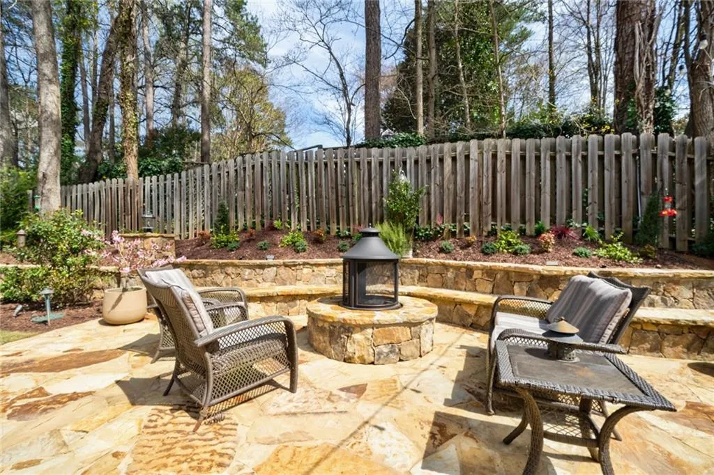5585 Long Island Drive Nw, Atlanta, Georgia 30327, 4 Bedrooms Bedrooms, ,4 BathroomsBathrooms,Residential,Sold,5585 Long Island Drive Nw,6859751