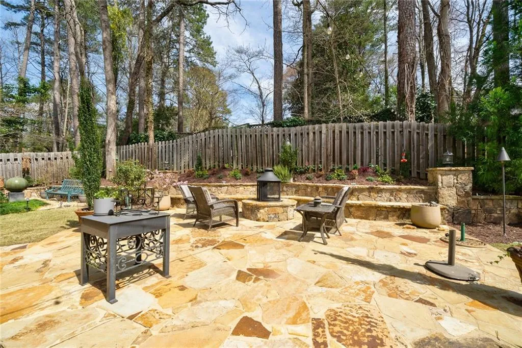 5585 Long Island Drive Nw, Atlanta, Georgia 30327, 4 Bedrooms Bedrooms, ,4 BathroomsBathrooms,Residential,Sold,5585 Long Island Drive Nw,6859751