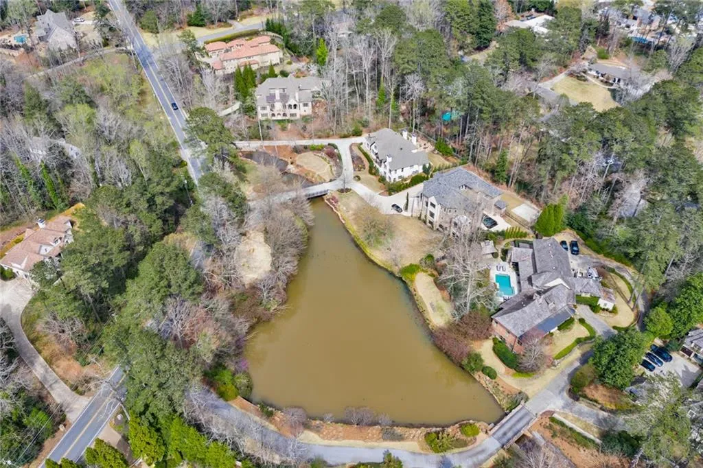 5585 Long Island Drive Nw, Atlanta, Georgia 30327, 4 Bedrooms Bedrooms, ,4 BathroomsBathrooms,Residential,Sold,5585 Long Island Drive Nw,6859751