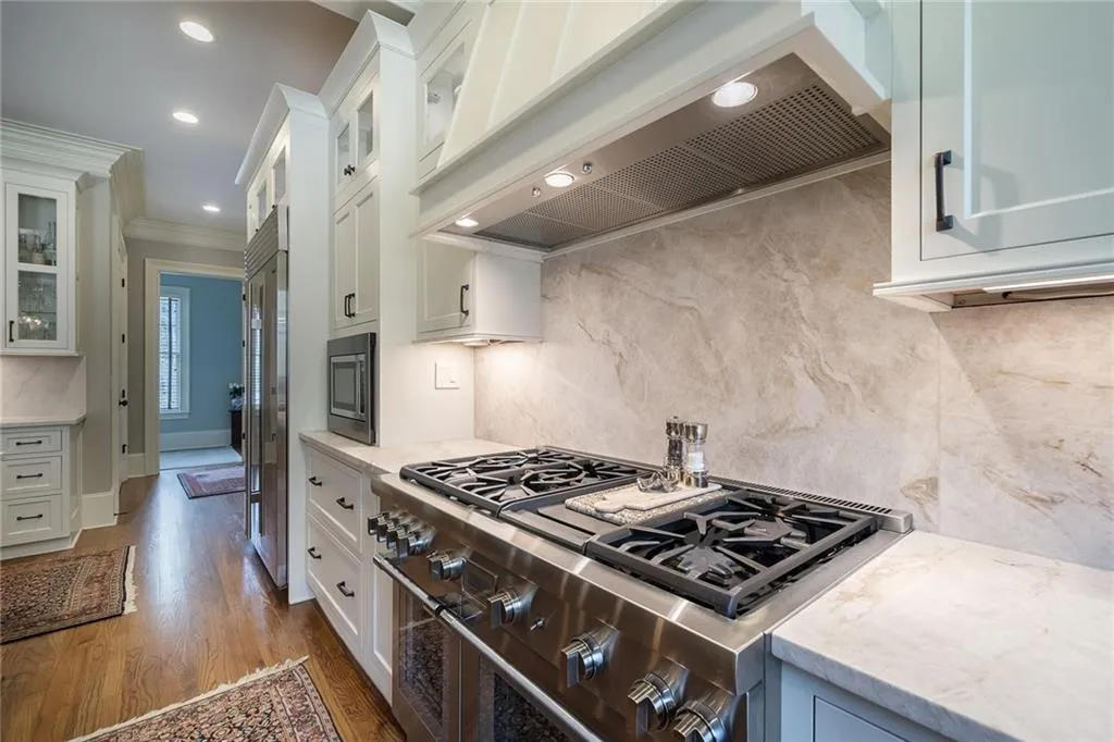 5585 Long Island Drive Nw, Atlanta, Georgia 30327, 4 Bedrooms Bedrooms, ,4 BathroomsBathrooms,Residential,Sold,5585 Long Island Drive Nw,6859751